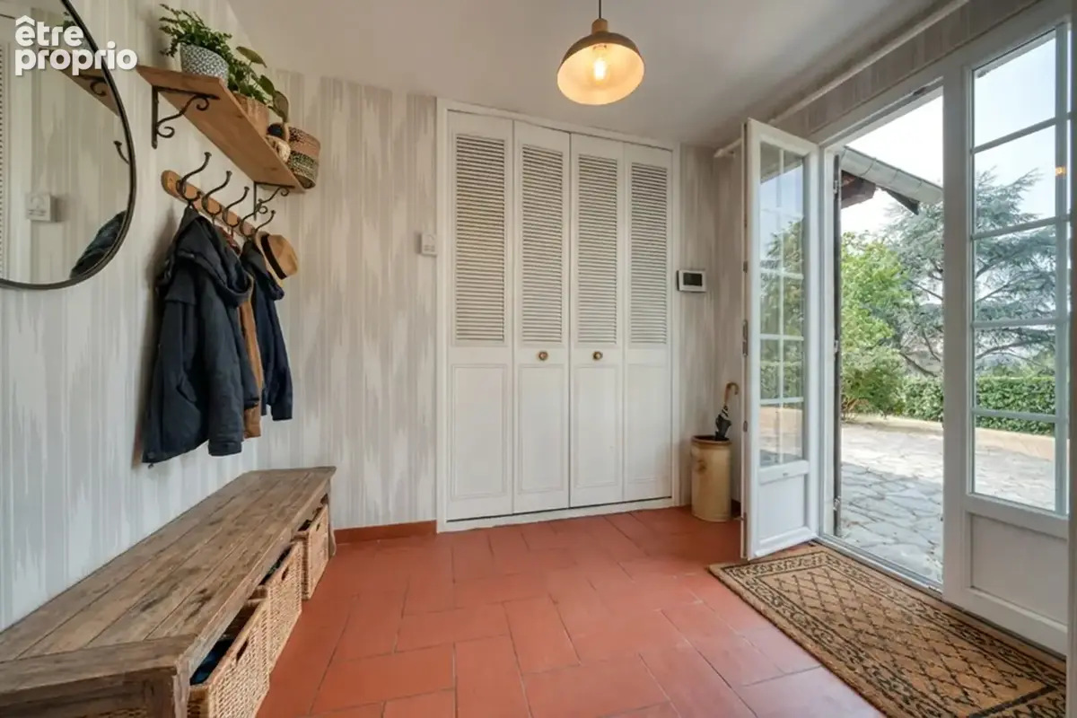 Maison familiale 10 pieces - 6 chambres - sous sol total - terrain de 1800m2 - photo 4
