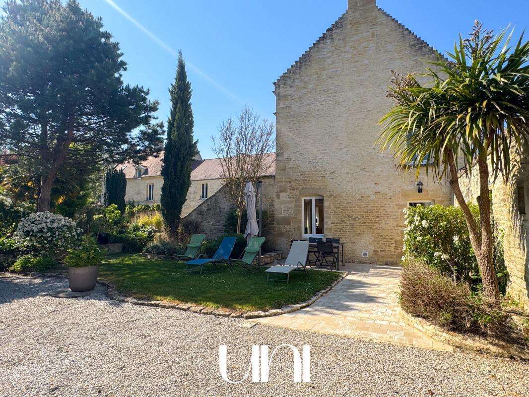 Maison à FONTAINE-HENRY