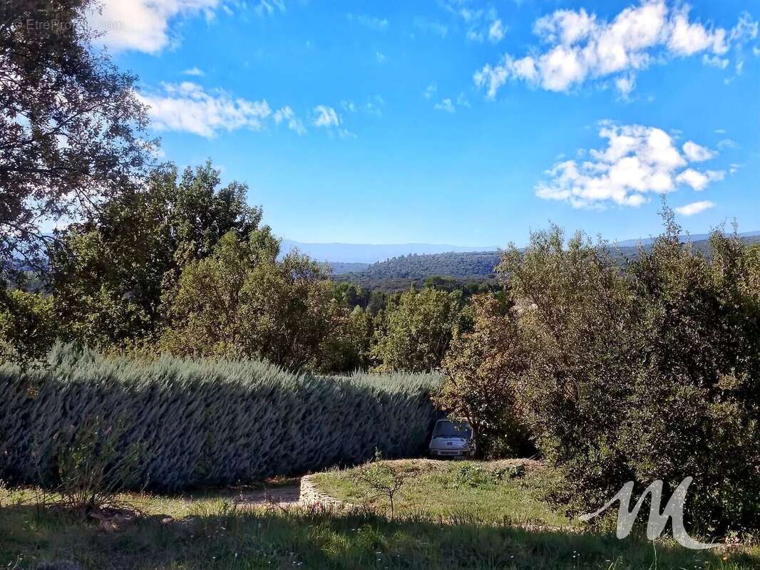 Terrain à BRUE-AURIAC