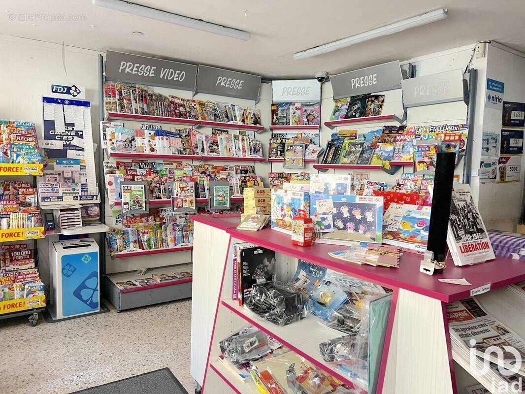 Photo 1 - Commerce à CHATONNAY