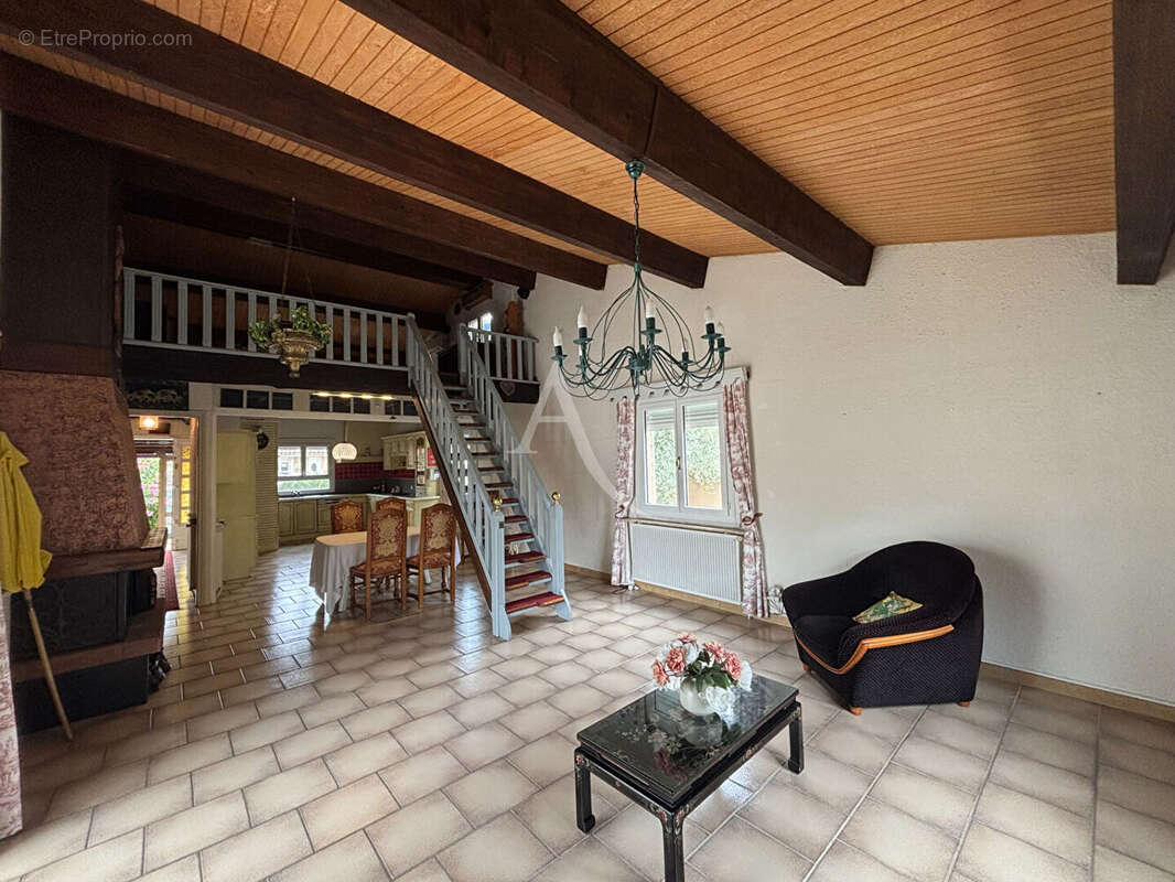 Carcassonne, maison familiale avec piscine et garages - photo 10
