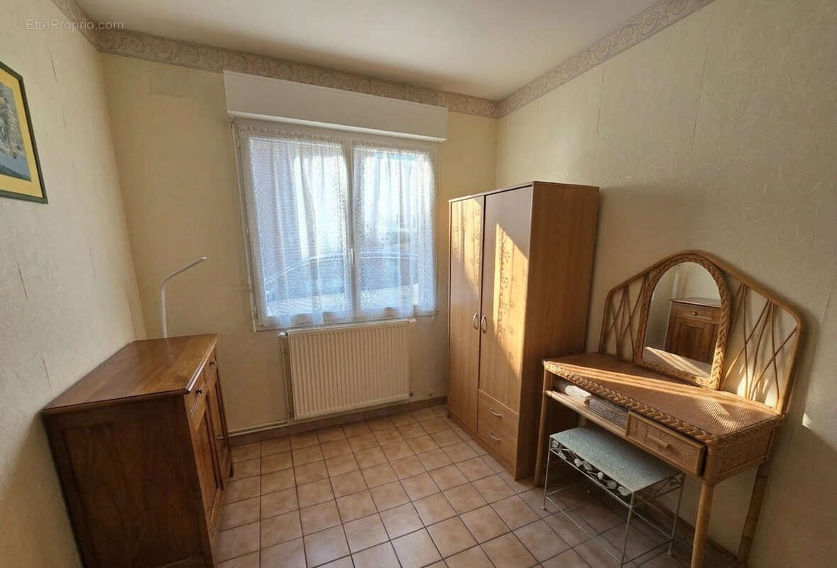 Maison à MENESLIES