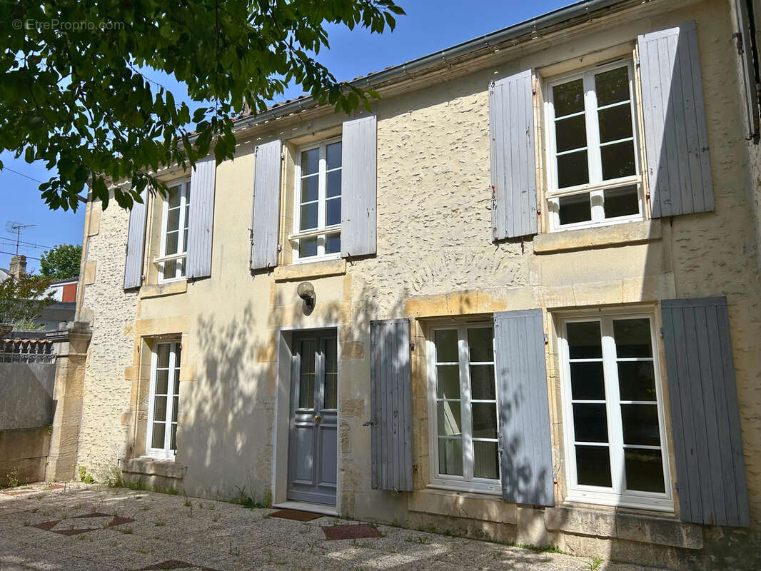 MAISON CHARENTAISE de caractère avec piscine à COGNAC - photo 21