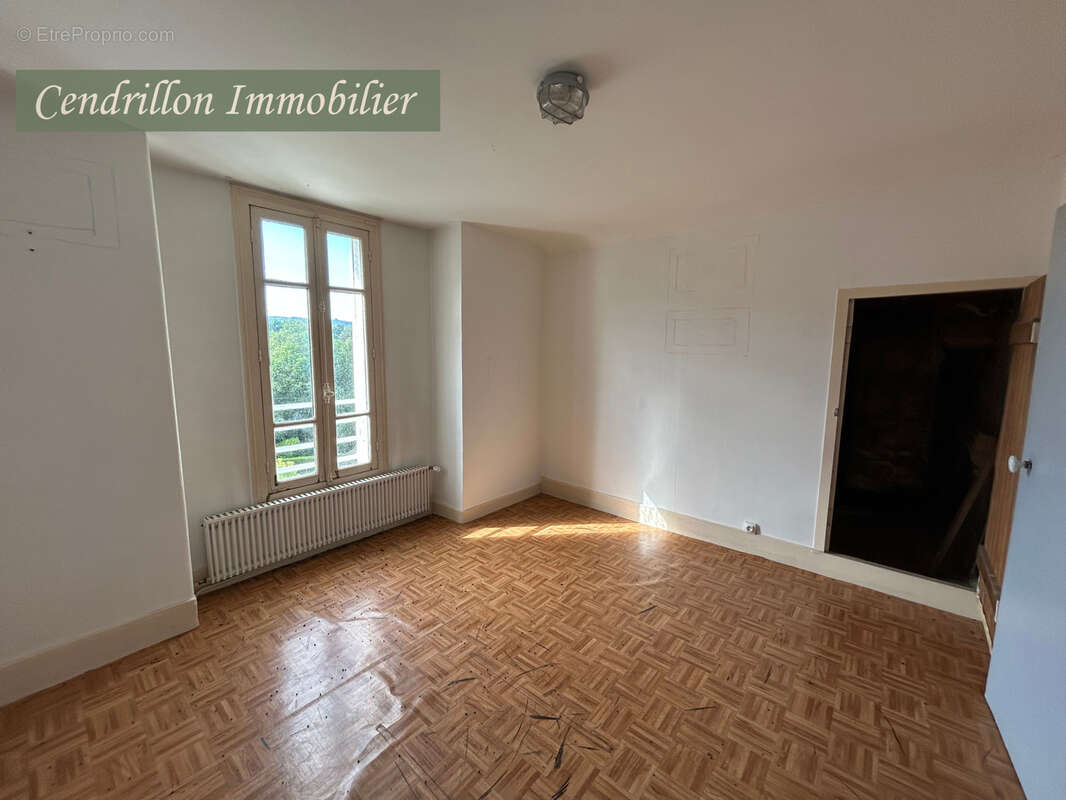 Maison indépendante   182 m2 habitables   5 chambres   garage   terrain de 515 m2 - photo 3