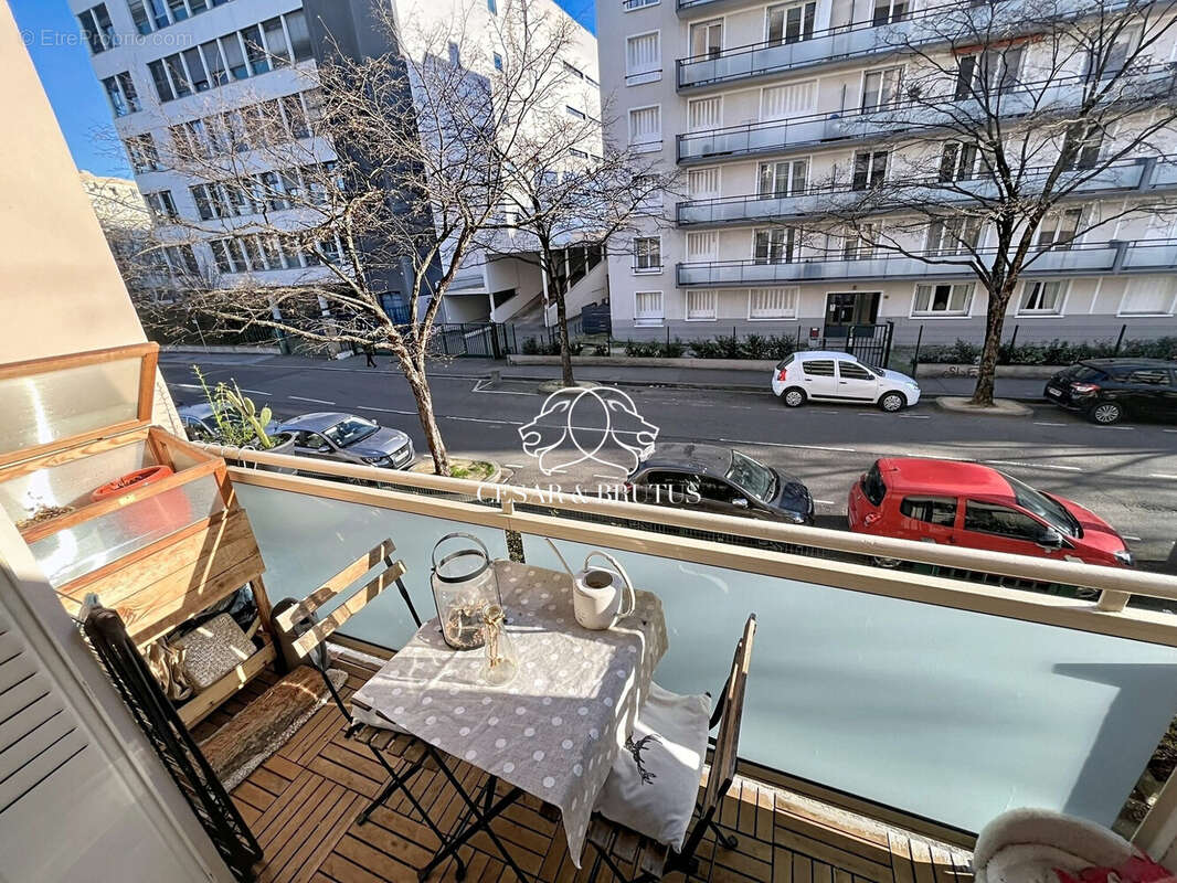 Appartement à LYON-8E