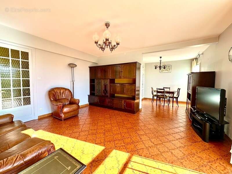 Appartement à MARSEILLE-4E