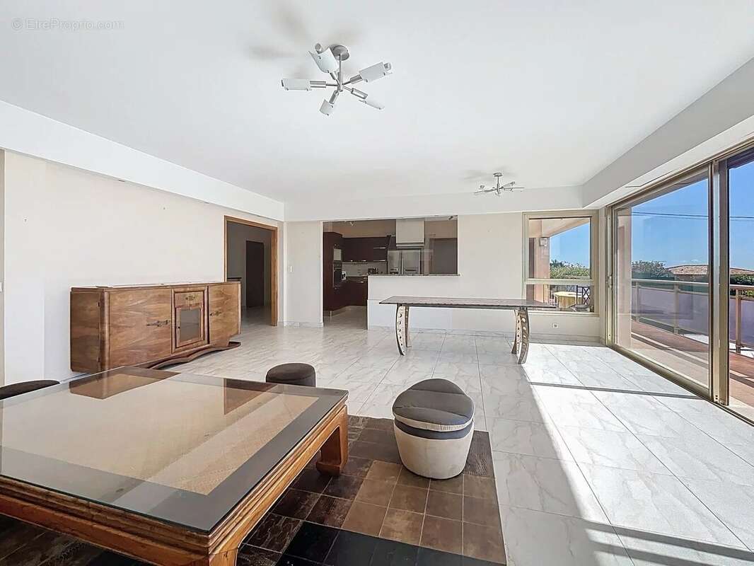 Maison à SAINT-LAURENT-DU-VAR