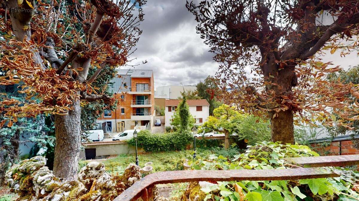 Maison à LE PERREUX-SUR-MARNE