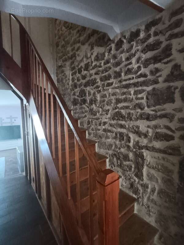 Maison à SAINT-MARTIN-LACAUSSADE