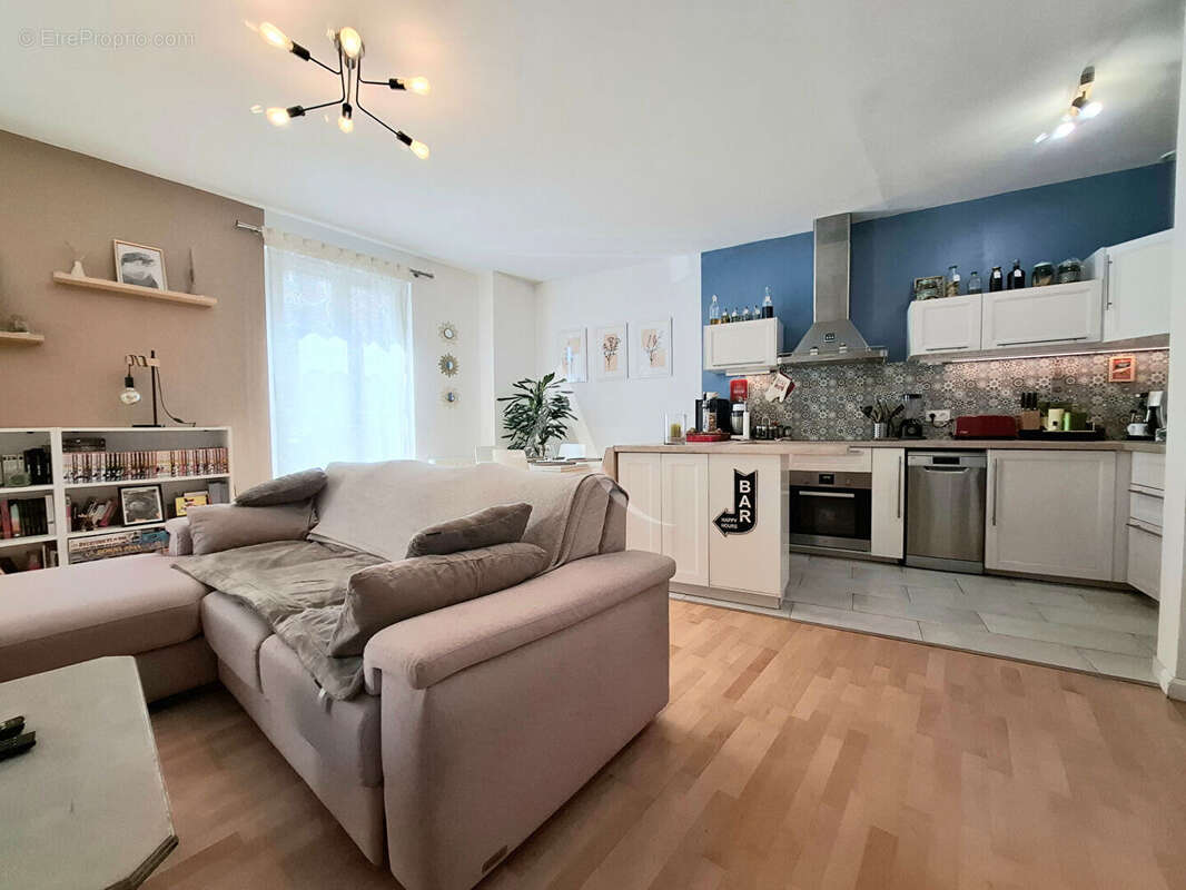 Appartement à CHARENTON-LE-PONT