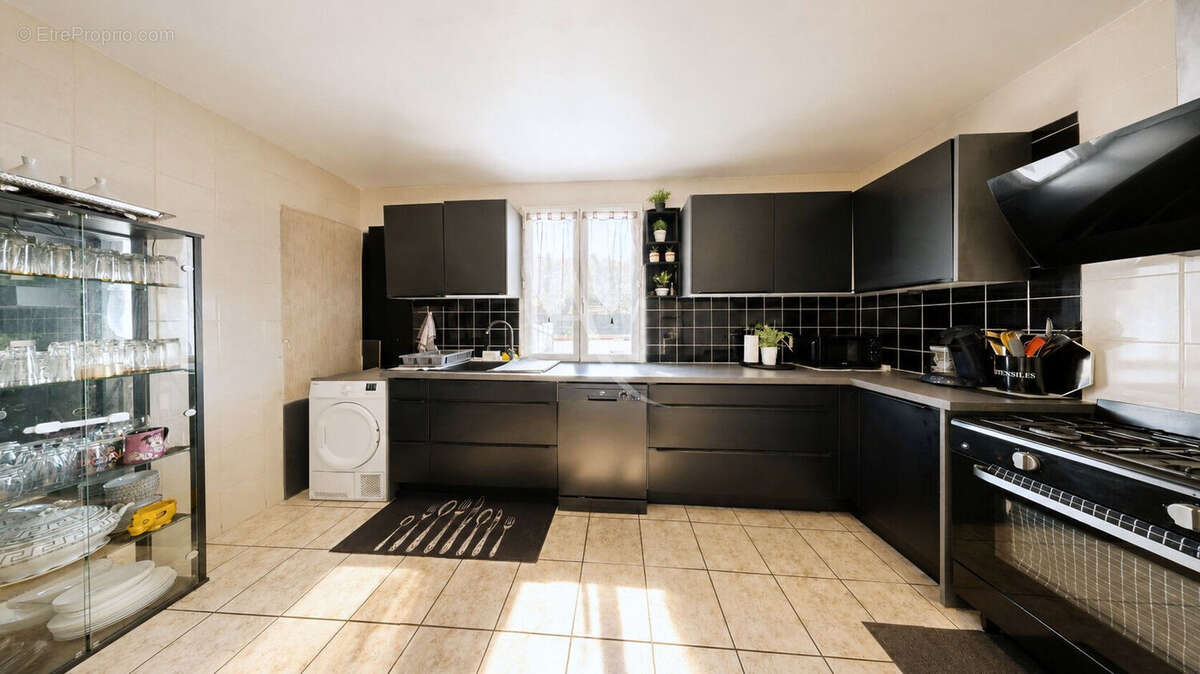 Maison Les Mureaux 127m² - 4 chambres - photo 8