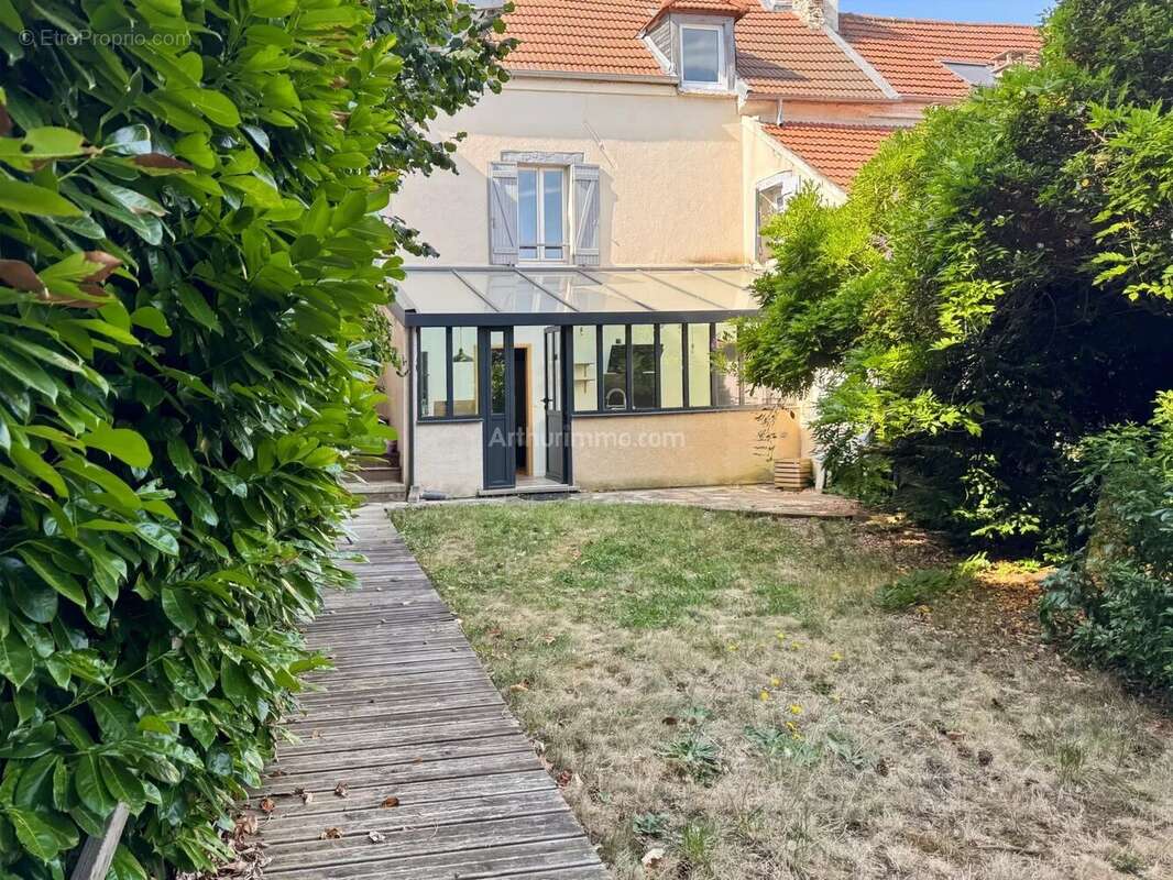 Maison à LAGNY-SUR-MARNE