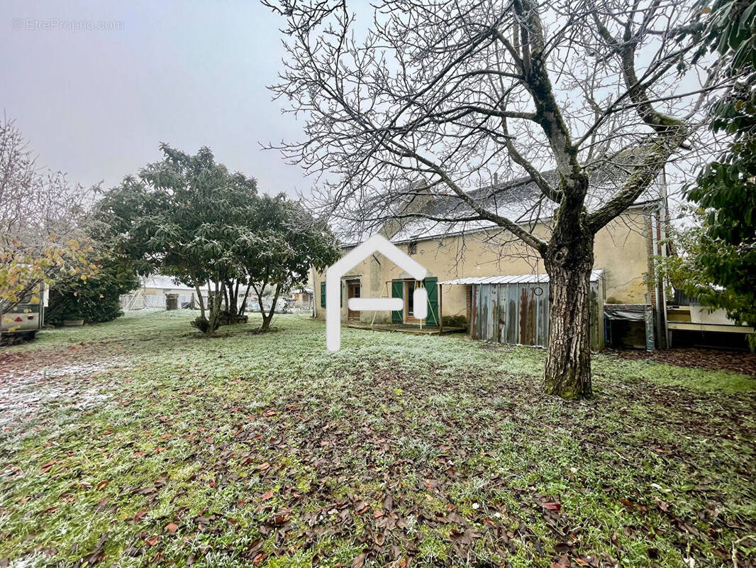 Maison à LIGNY-LE-CHATEL