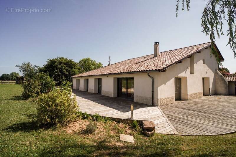 Maison à vendre 8 pièces proche de CHATILLON-SUR-CHALARONNE(01) - photo 3