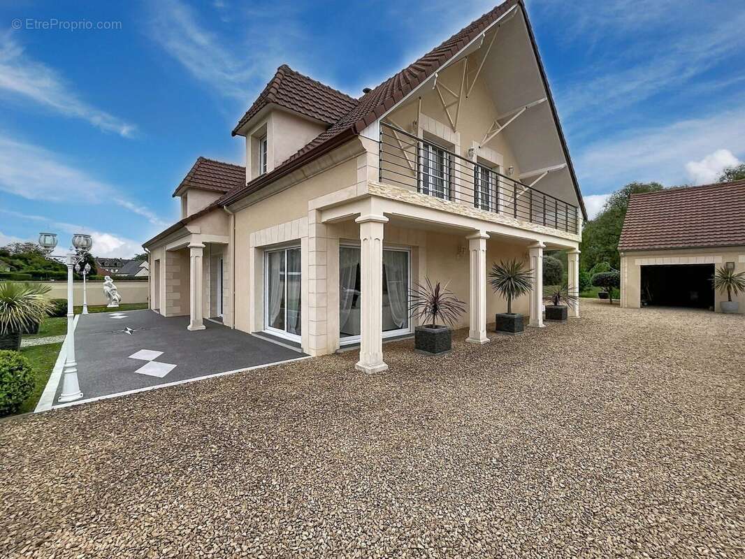 Maison à CRECY-SUR-SERRE