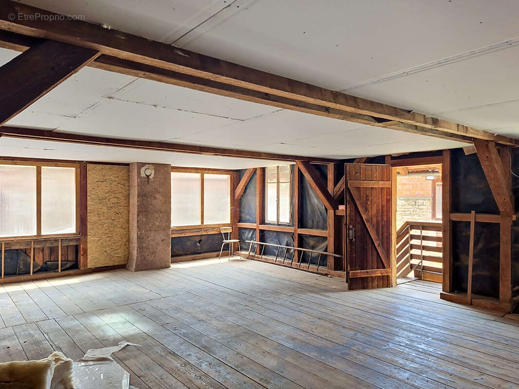 Maison 163m2 habitables sur 4.50 ares et plus de 250m2 de dépendances - photo 8