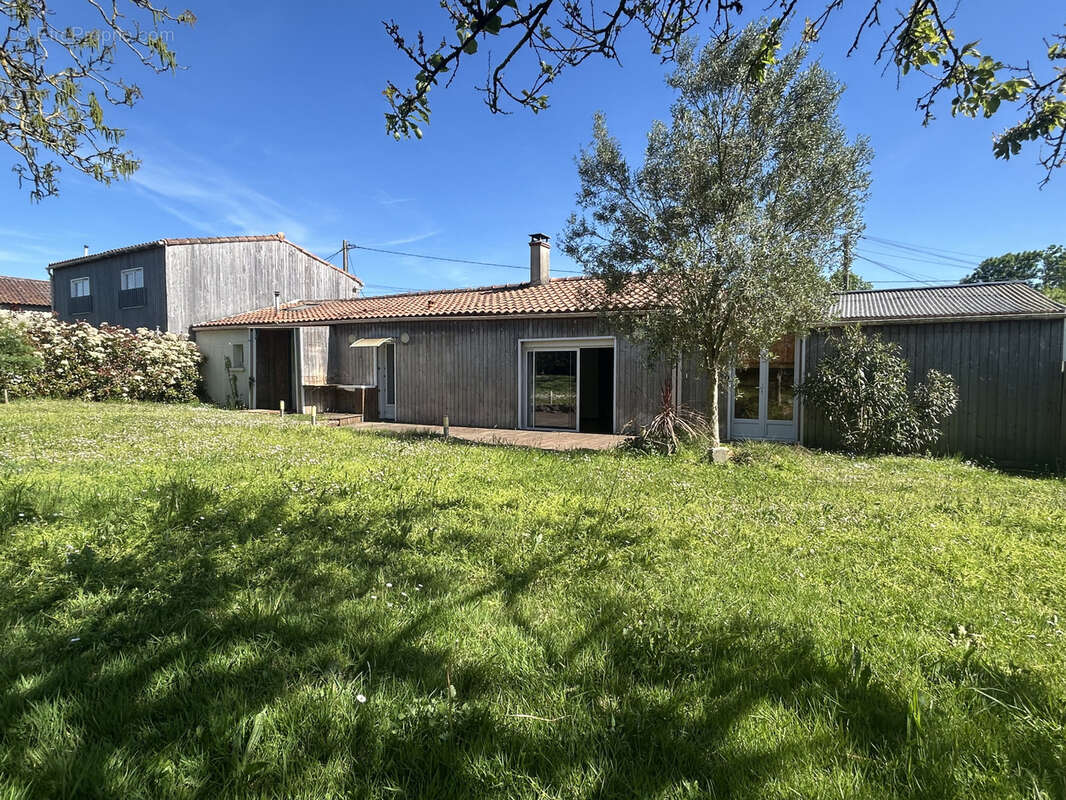 Maison à LE LOROUX-BOTTEREAU