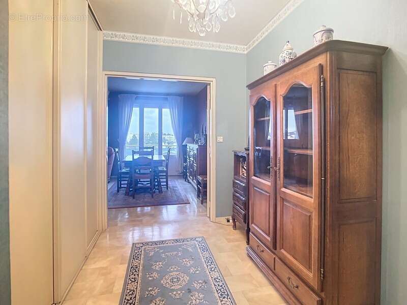 Appartement à SAINT-CYR-SUR-LOIRE