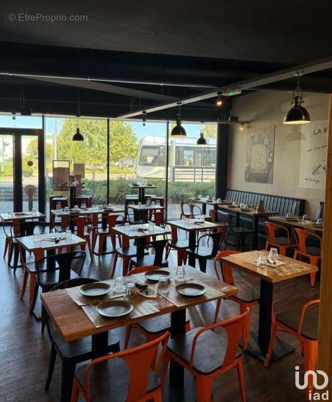 Photo 2 - Commerce à TOURS