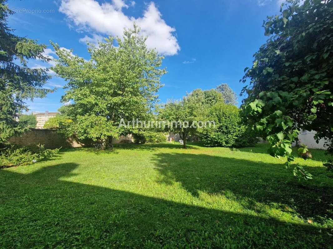 Maison à LONS-LE-SAUNIER