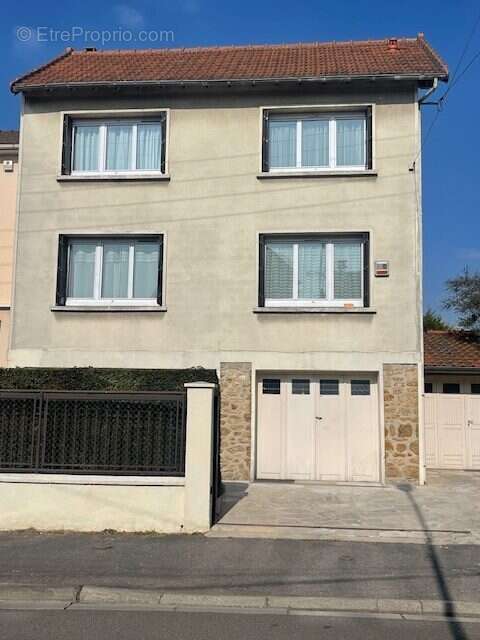 Maison à LE BLANC-MESNIL