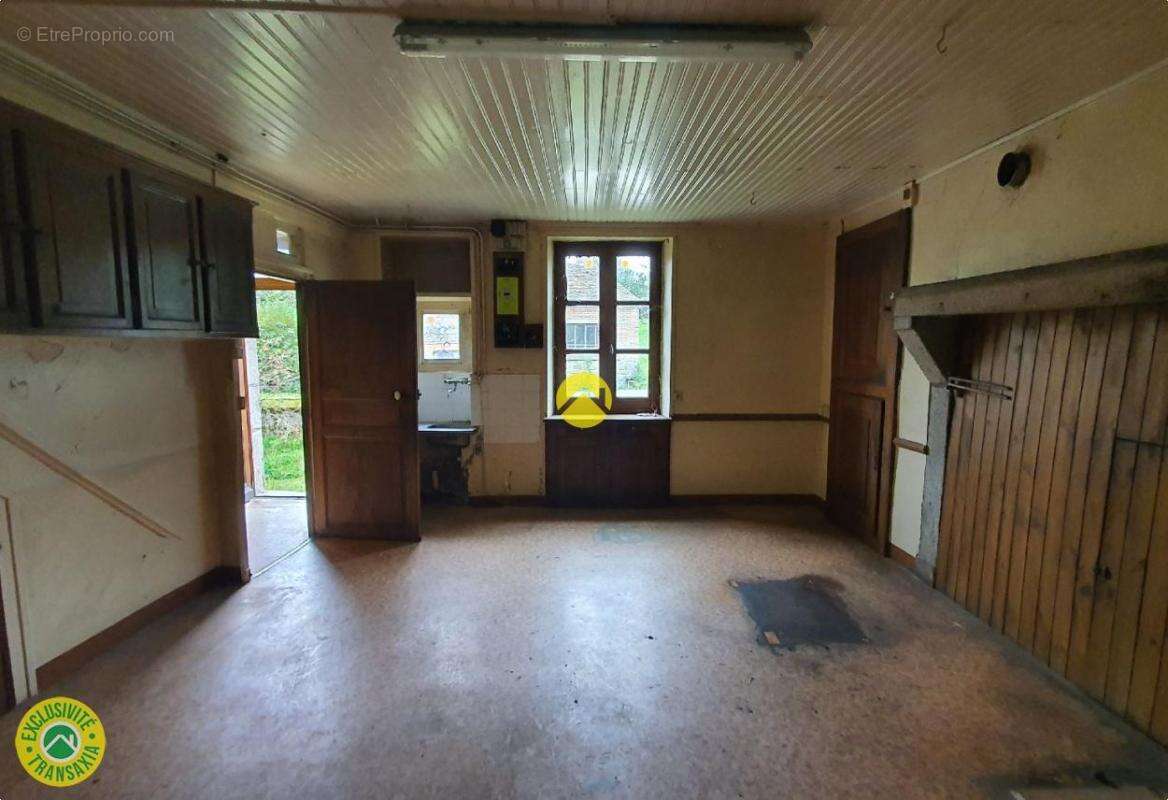 Maison à PEYRAT-LA-NONIERE