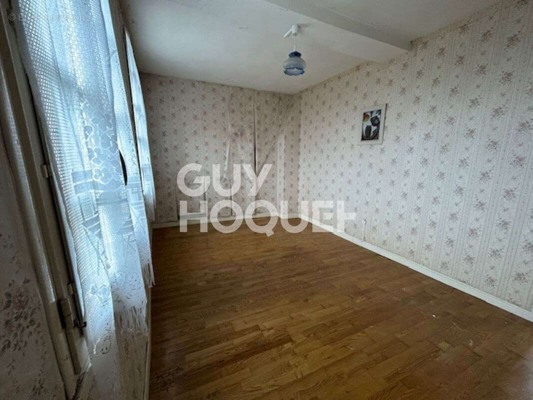 Maison à LACROIX-SAINT-OUEN