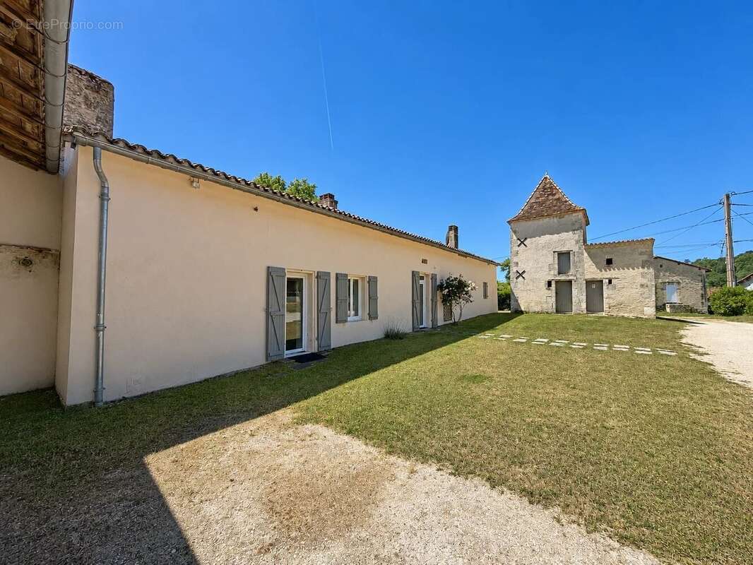 Charmante Propriété en Pierre avec Grange et Piscine ! - photo 19
