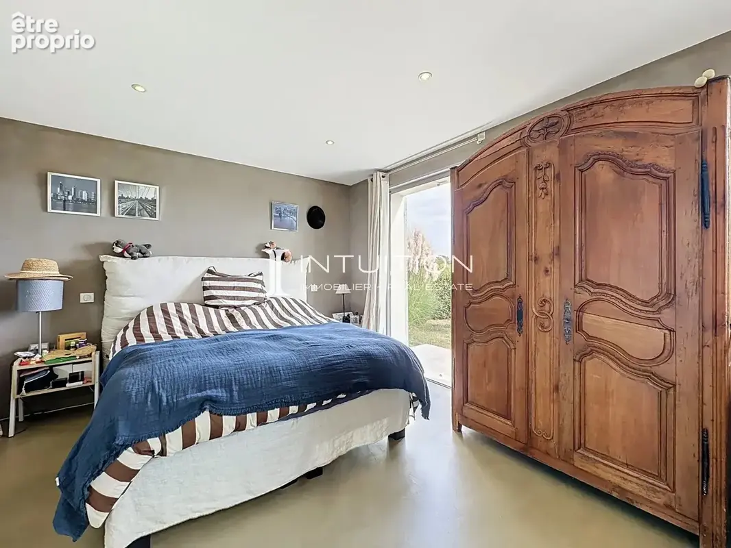 Proche Valbonne : Élégante villa avec vue panoramique et piscine - photo 11