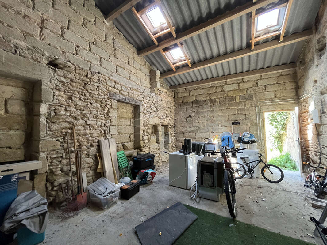 Maison à SAINT-QUENTIN-LA-POTERIE