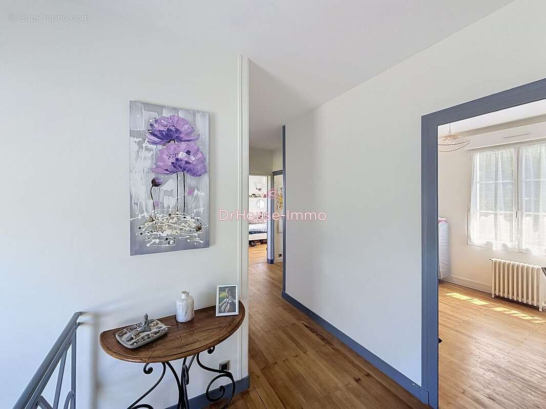 Maison 200 m² à Gond-Pontouvre  - photo 7