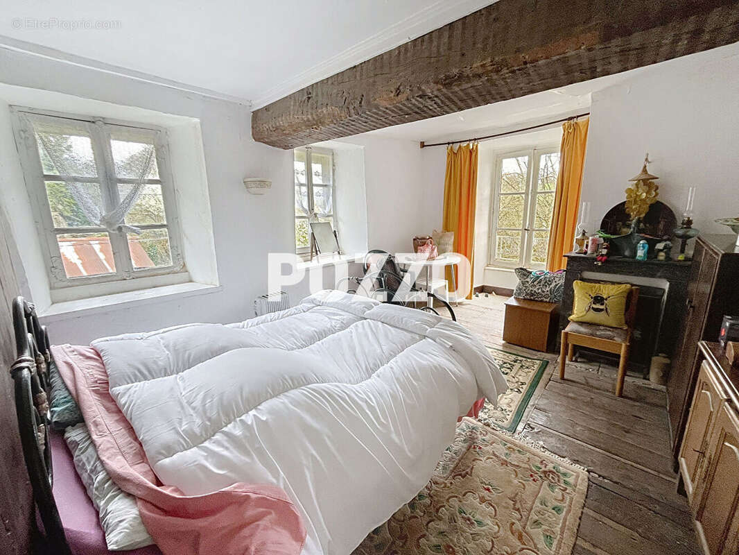 A vendre, maison  en pierres a renover + dependances à sourdeval (50150) - photo 8