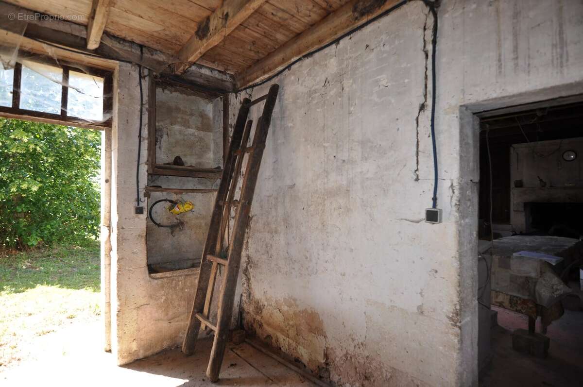 Petite maison de campagne  à rénover entièrement - photo 4