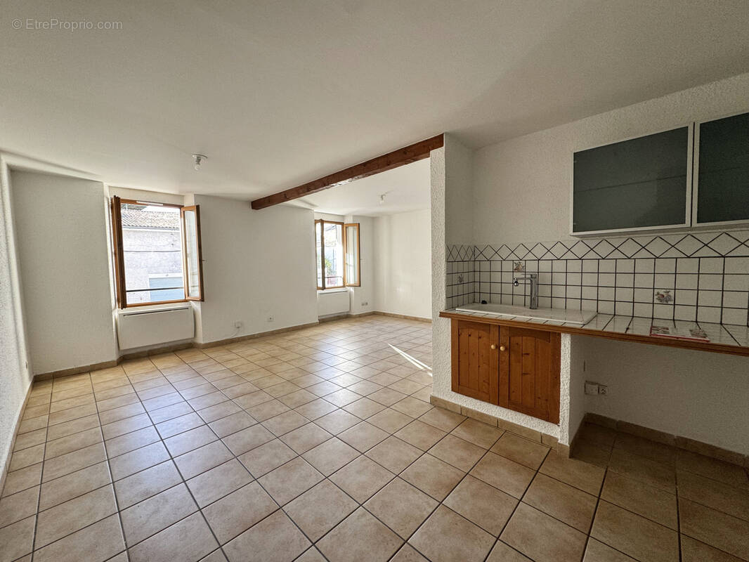 Appartement à SOLLIES-PONT