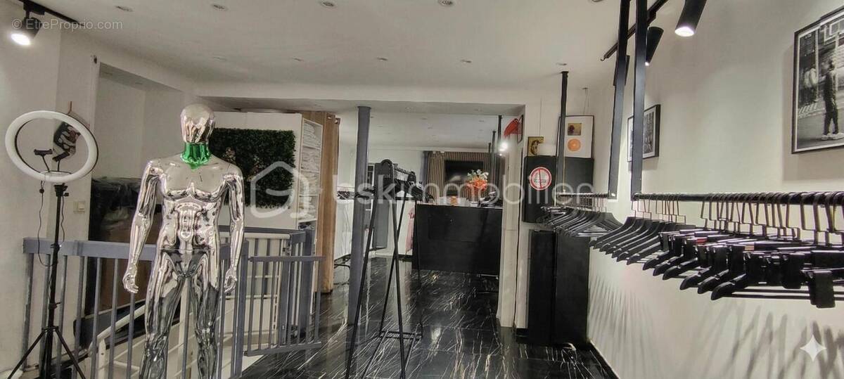 Commerce à PARIS-18E