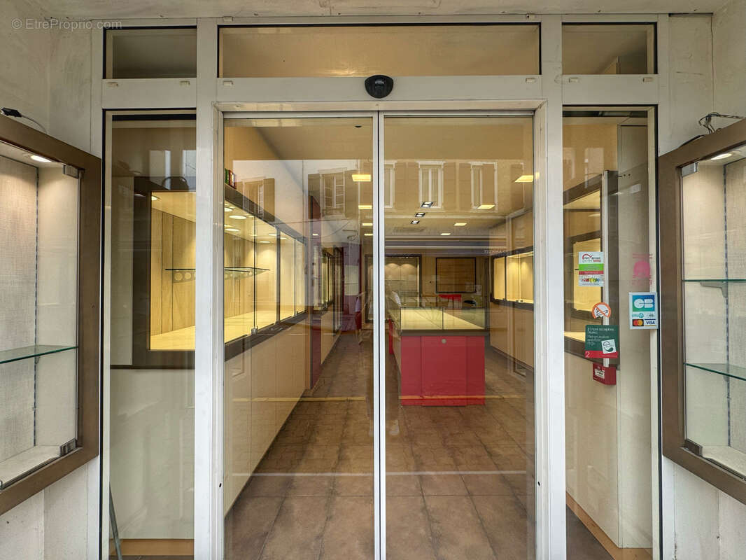 Commerce à SAINT-PALAIS