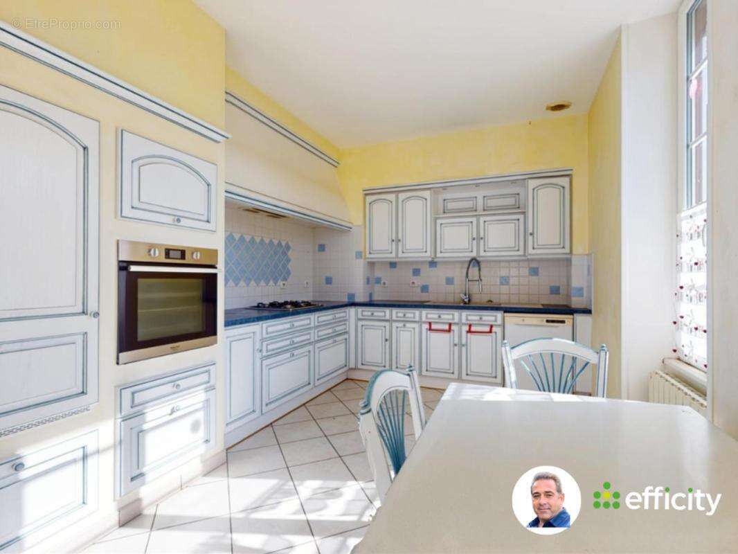 Maison à VALLON-EN-SULLY