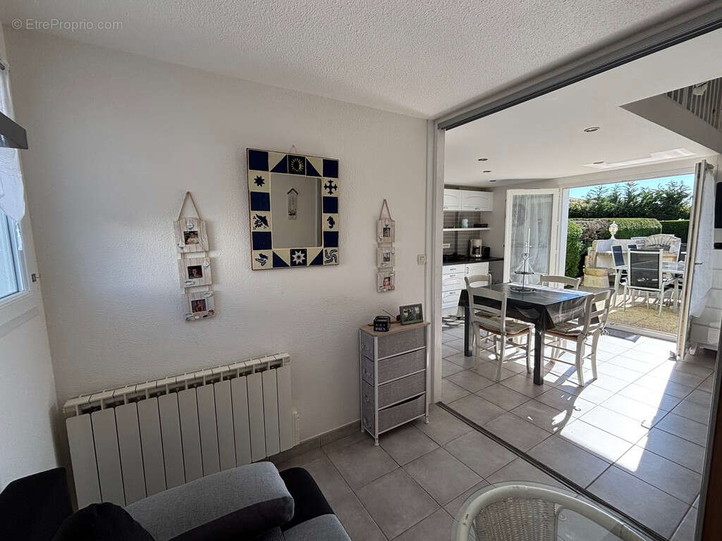 Logement dans résidence avec piscine - photo 7