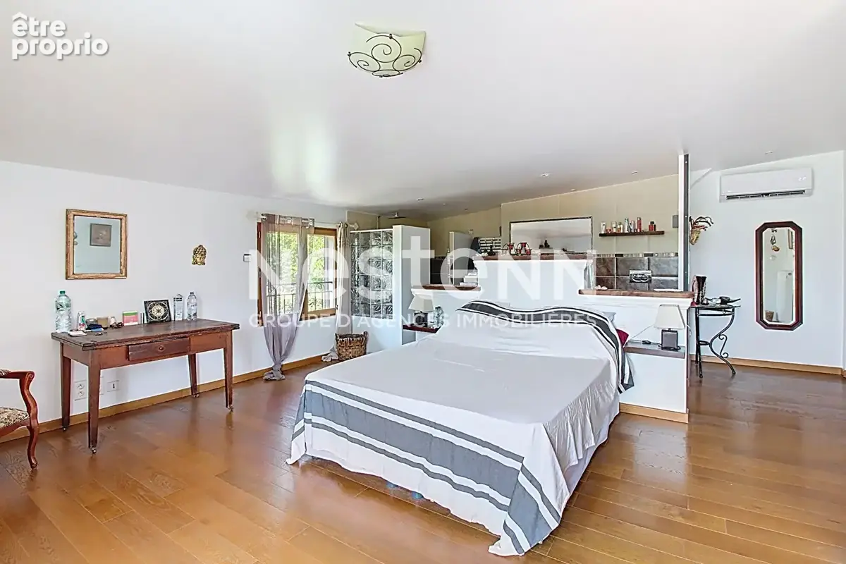 A VENDRE DRAGUIGNAN Bastide 3 suites parentales PISCINE terrain de 4000 m² - photo 4