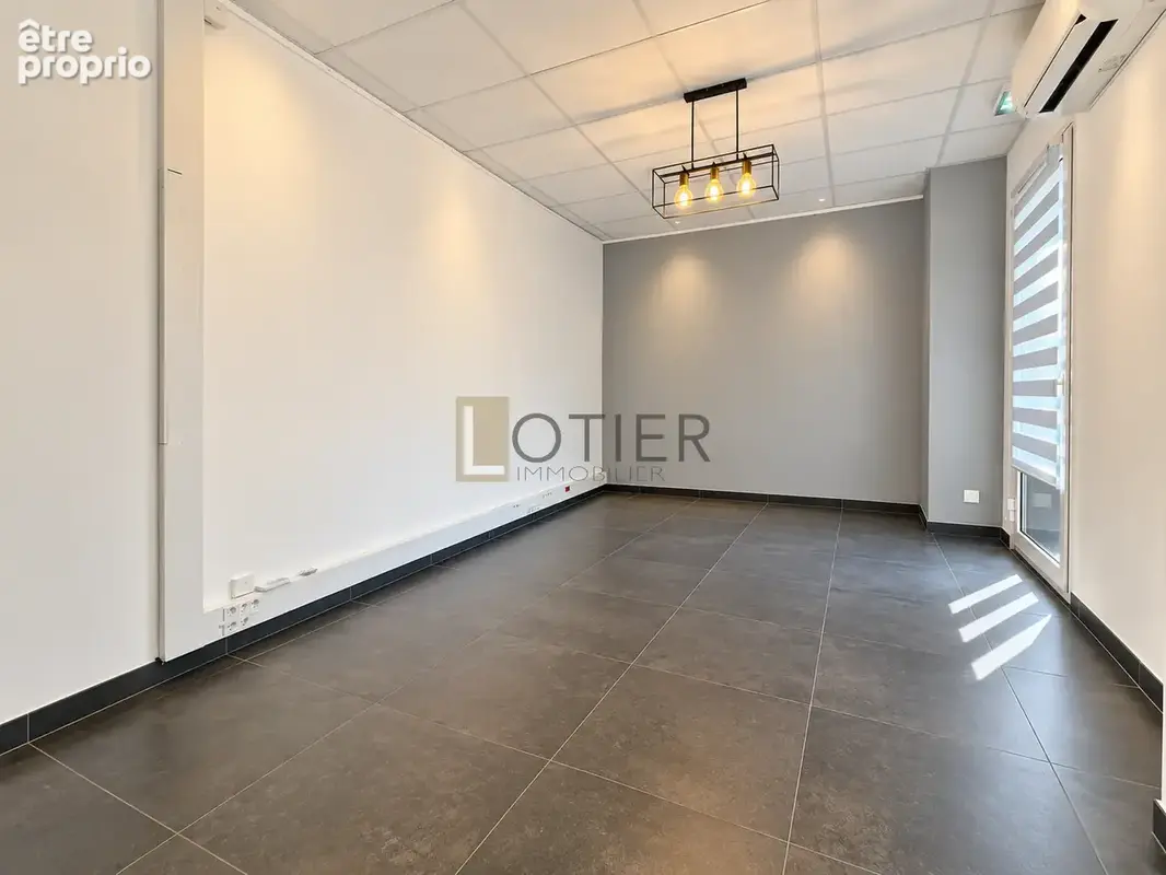 Investissement Nîmes   Murs commerciaux + studio loué   111 m2   24 240 €/an - photo 5