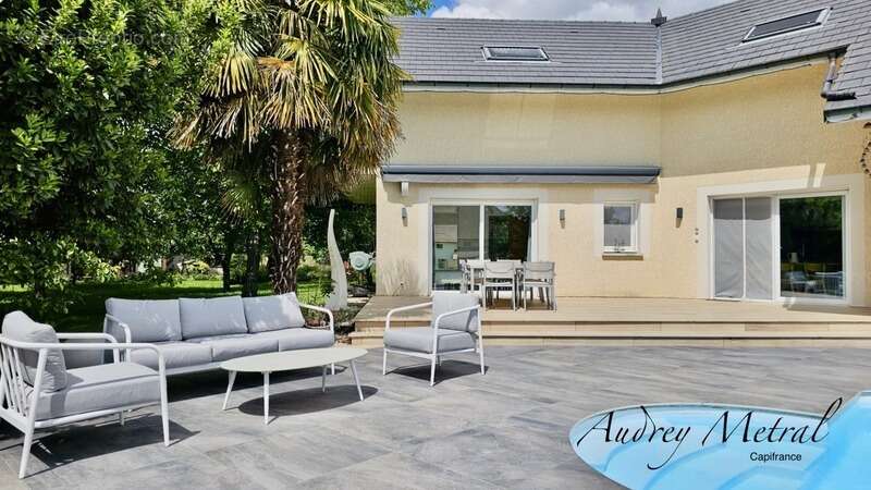 Villa à vendre à Serrières-en-Chautagne avec piscine, à 50 min de Genève et d'Annecy, 35 min d'Aix-Les-Bains et 15 min du Lac du - photo 8