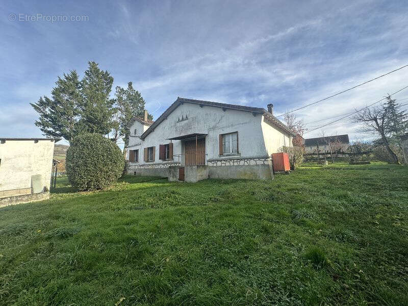 Maison à BELMONT-BRETENOUX