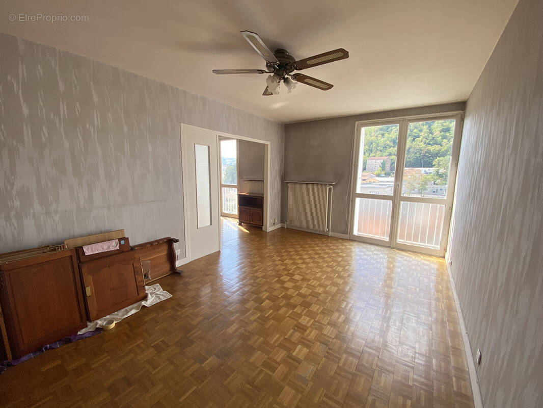 Appartement à SAINT-ETIENNE