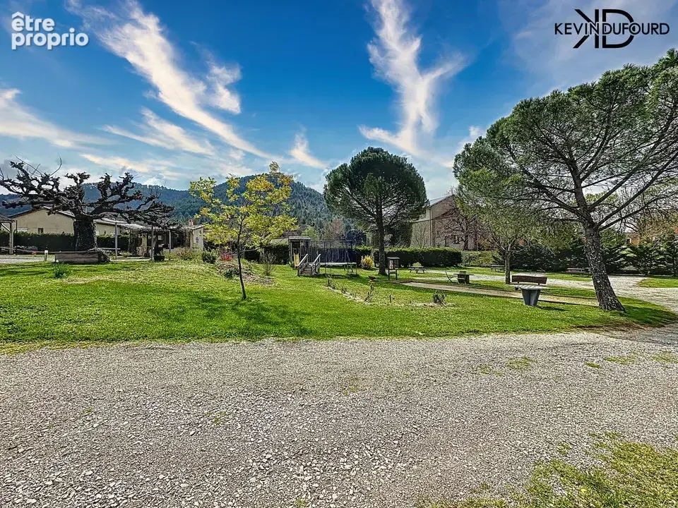 Ensemble immobilier de 200m² sur un terrain de 3000m² à - photo 13