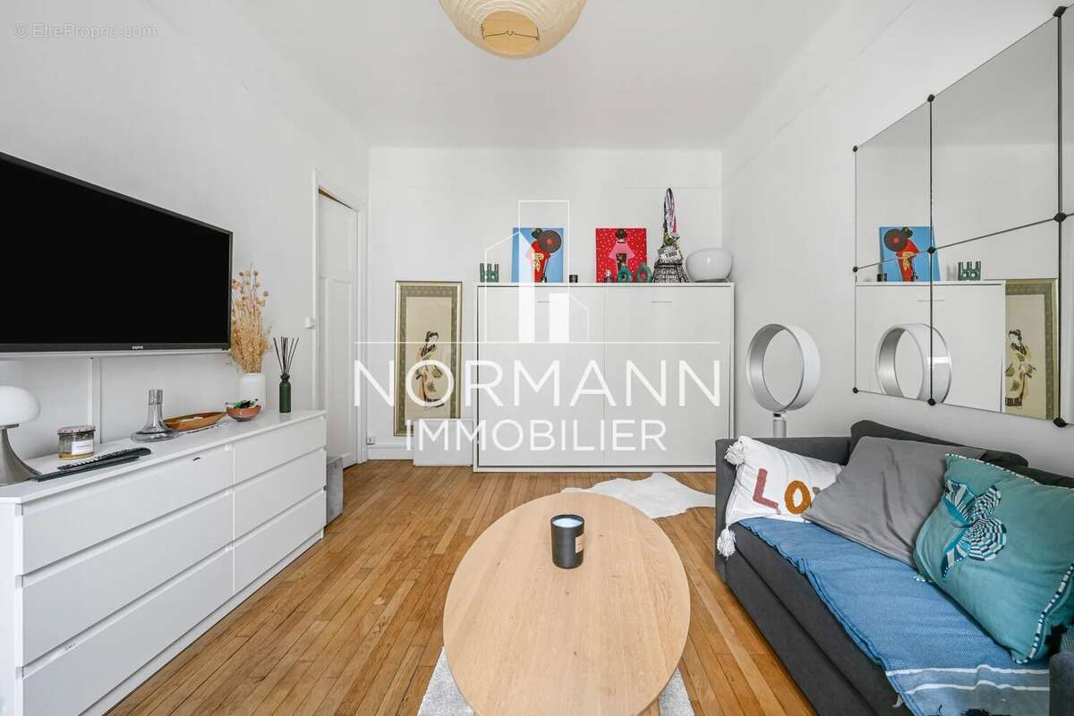 Appartement à PARIS-17E