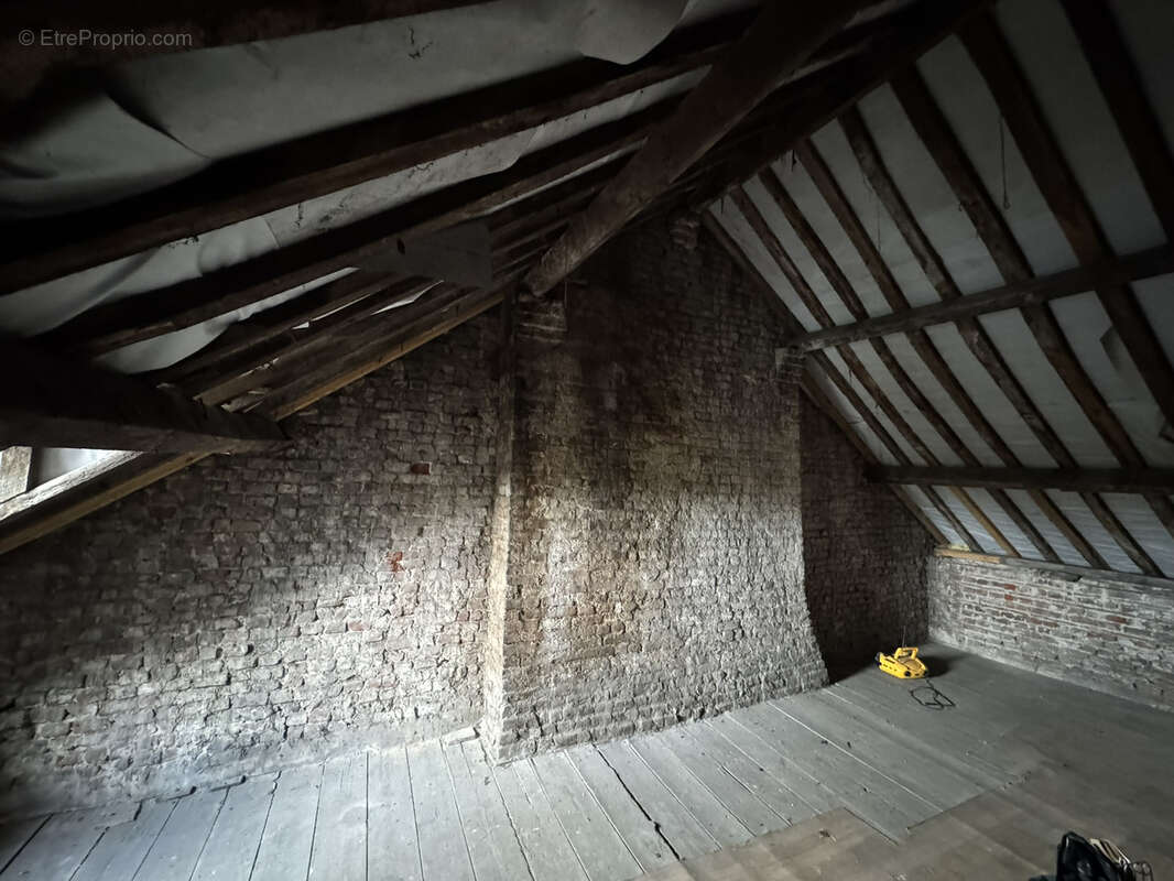 Maison à LA RIVIERE-SAINT-SAUVEUR