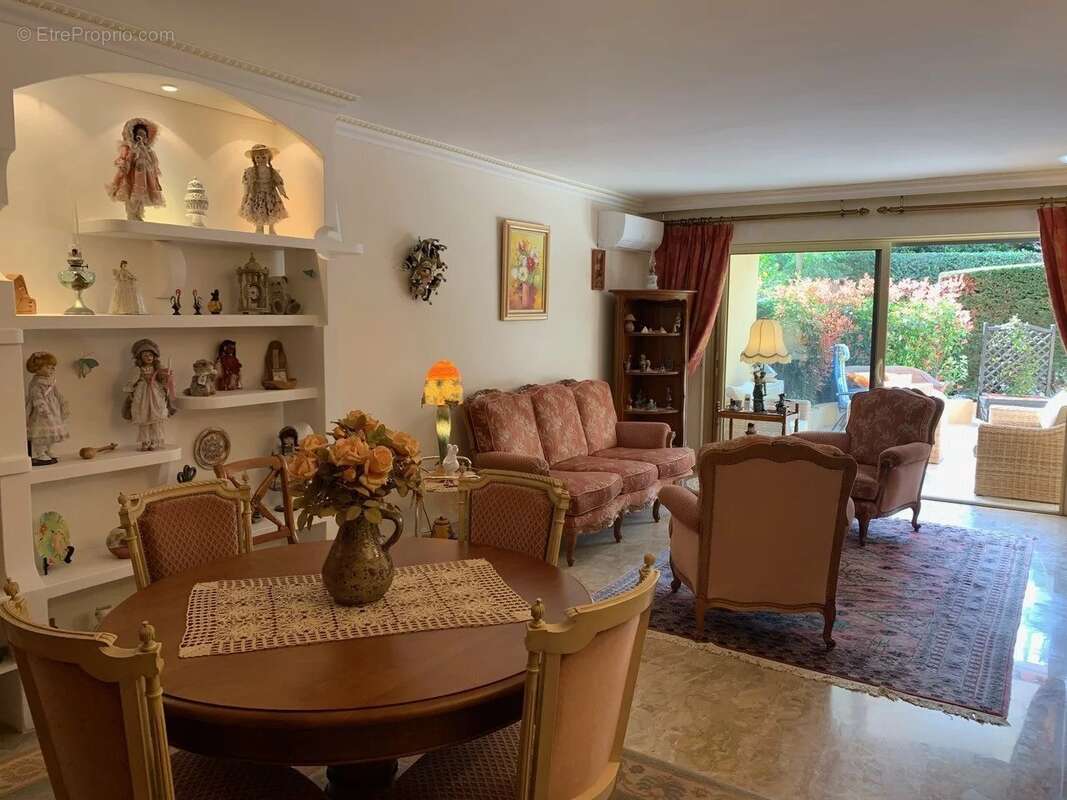 Appartement à MANDELIEU-LA-NAPOULE