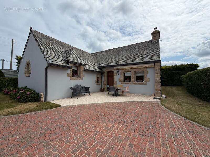 Maison à PLOUGUERNEAU