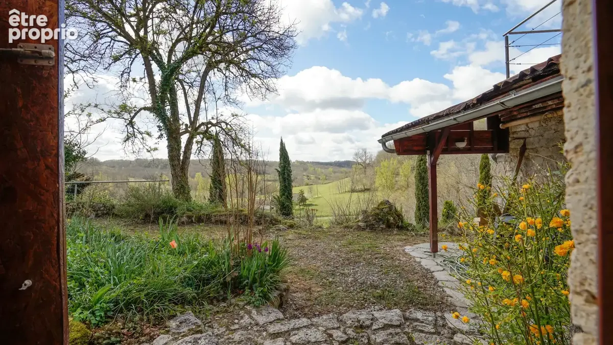 Maison en pierre avec chalet indépendant, sauna et terrain de 1,5 ha   Vue dégagée - photo 16