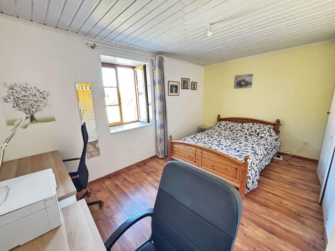 Maison à VAULX-MILIEU